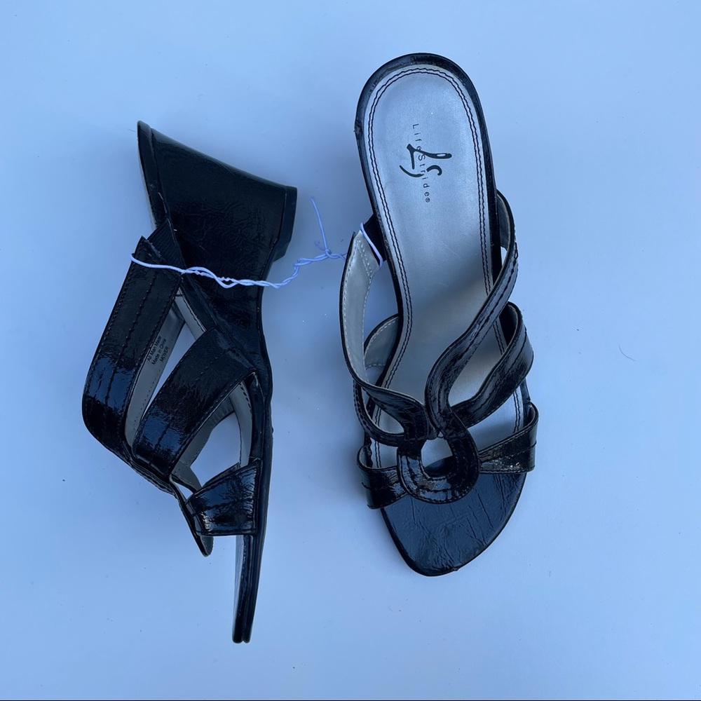 NWOT Life Stride sz8 black wedge sandals